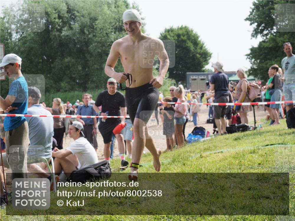 15.06.2025 - 27. Vierlanden-Triathlon KatJ http://msf.ph/oto/8002538 15.06.2025 09:58:20 Schwimmen 289, 321, 360 meine-sportfotos.de