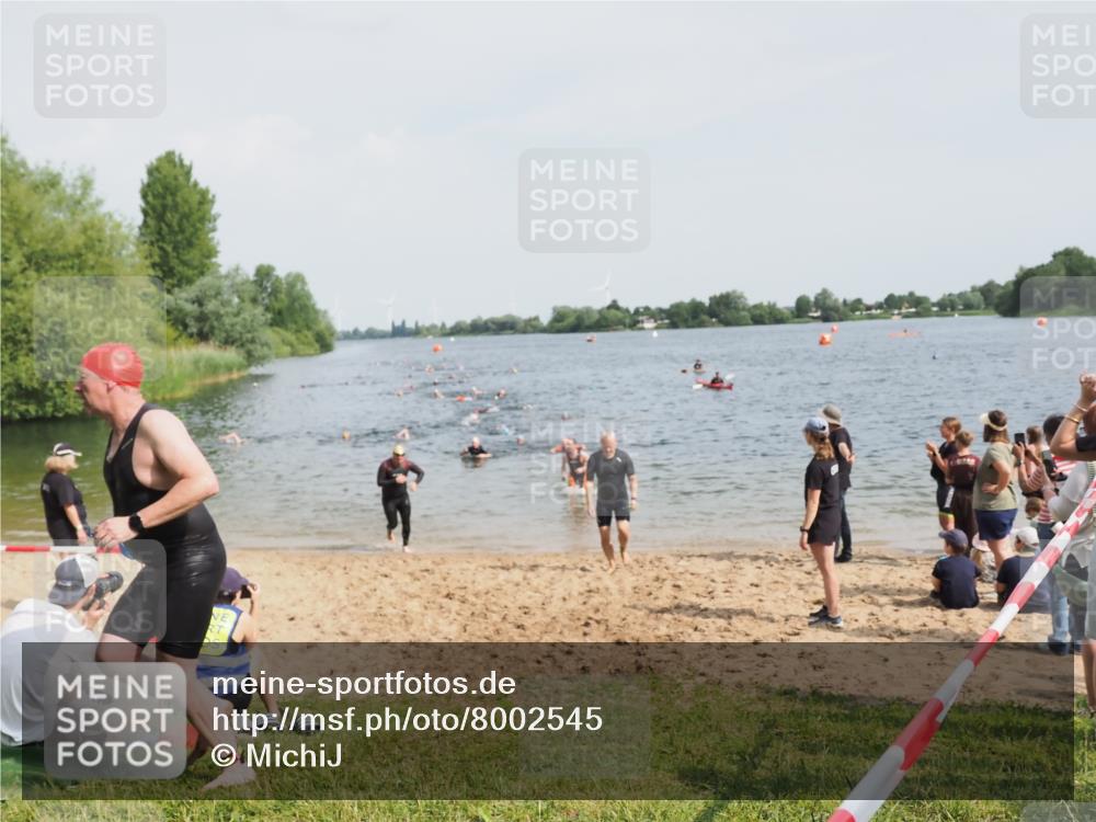 21.06.2025 - 27. Vierlanden-Triathlon MichiJ http://msf.ph/oto/8002545 15.06.2026 10:05:18 Schwimmen 364, 382, 384, 393, 402, 422, 456 meine-sportfotos.de