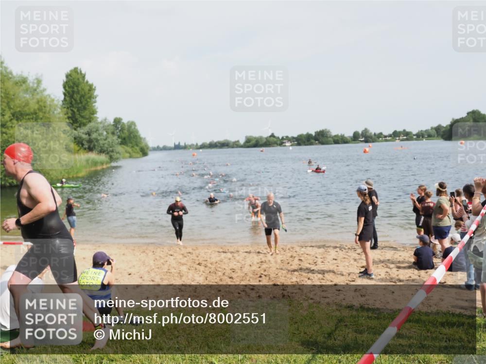 21.06.2025 - 27. Vierlanden-Triathlon MichiJ http://msf.ph/oto/8002551 15.06.2026 10:05:18 Schwimmen 364, 382, 384, 393, 402, 422, 456 meine-sportfotos.de