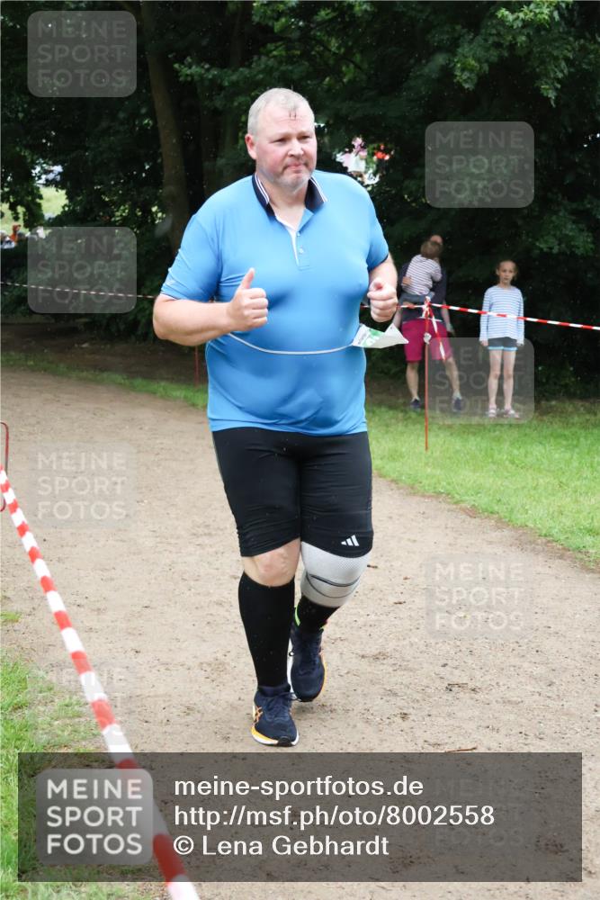 21.06.2025 - 27. Vierlanden-Triathlon Lena Gebhardt http://msf.ph/oto/8002558 15.06.2025 14:09:39 Laufen  meine-sportfotos.de