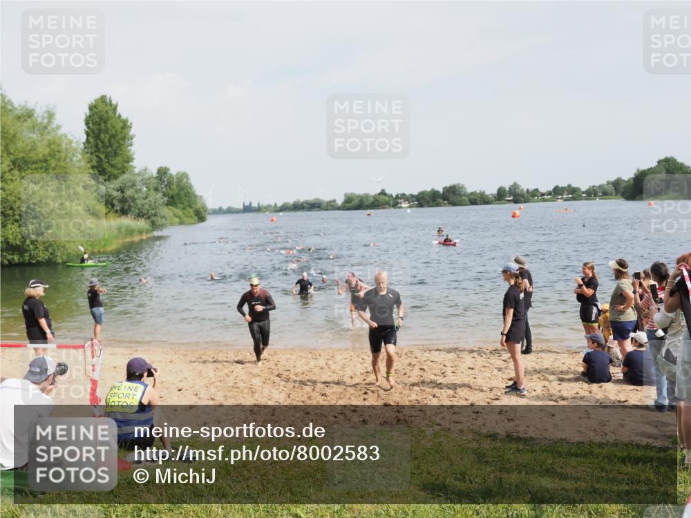 21.06.2025 - 27. Vierlanden-Triathlon MichiJ http://msf.ph/oto/8002583 15.06.2026 10:05:20 Schwimmen 364, 382, 384, 393, 402, 409, 422, 456 meine-sportfotos.de