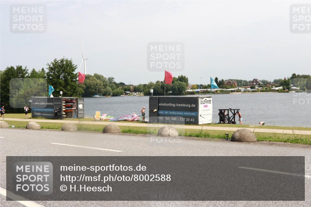 21.06.2025 - 27. Vierlanden-Triathlon H.Heesch http://msf.ph/oto/8002588 15.06.2025 11:47:13 Radfahren 647, 696, 722, 763 meine-sportfotos.de