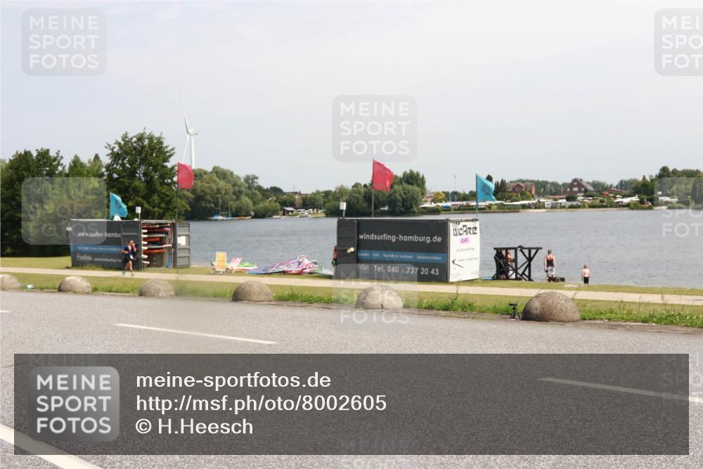 21.06.2025 - 27. Vierlanden-Triathlon H.Heesch http://msf.ph/oto/8002605 15.06.2025 11:47:16 Radfahren 717, 722 meine-sportfotos.de