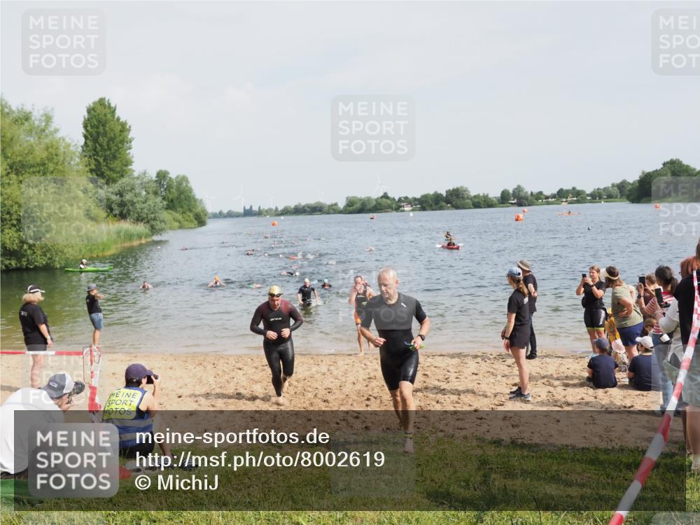 21.06.2025 - 27. Vierlanden-Triathlon MichiJ http://msf.ph/oto/8002619 15.06.2026 10:05:21 Schwimmen 364, 382, 384, 393, 402, 409, 456 meine-sportfotos.de