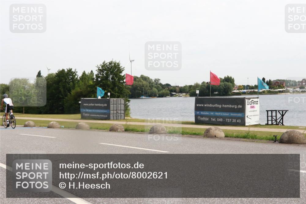 15.06.2025 - 27. Vierlanden-Triathlon H.Heesch http://msf.ph/oto/8002621 15.06.2025 10:28:48 Radfahren 26, 71 meine-sportfotos.de