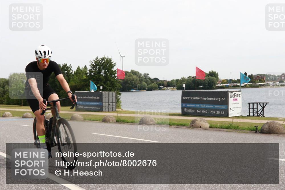 15.06.2025 - 27. Vierlanden-Triathlon H.Heesch http://msf.ph/oto/8002676 15.06.2025 10:28:49 Radfahren 26, 71 meine-sportfotos.de