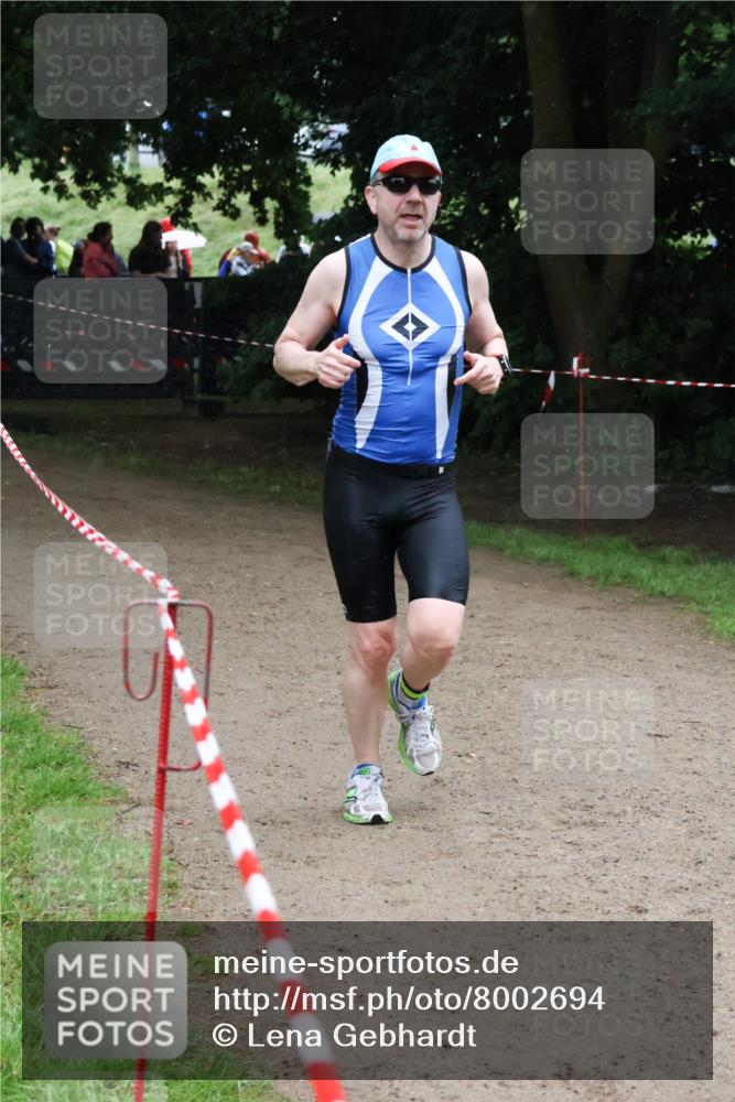 21.06.2025 - 27. Vierlanden-Triathlon Lena Gebhardt http://msf.ph/oto/8002694 15.06.2025 14:10:08 Laufen  meine-sportfotos.de