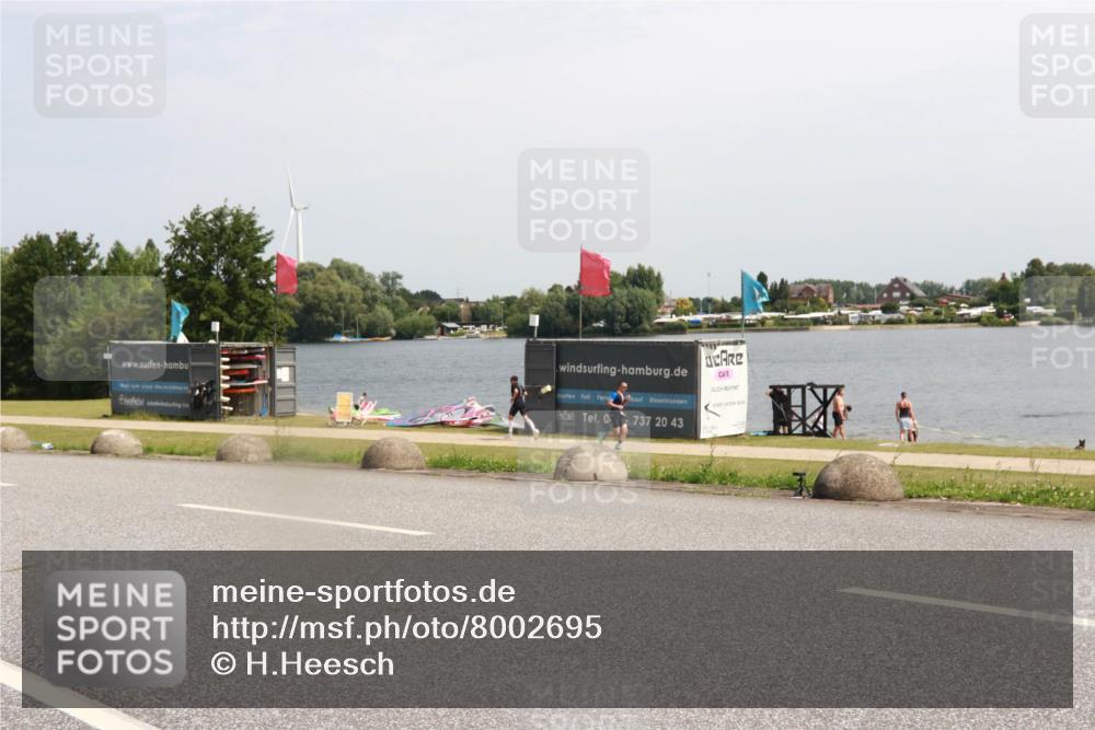 21.06.2025 - 27. Vierlanden-Triathlon H.Heesch http://msf.ph/oto/8002695 15.06.2025 11:47:21 Radfahren 717, 787 meine-sportfotos.de