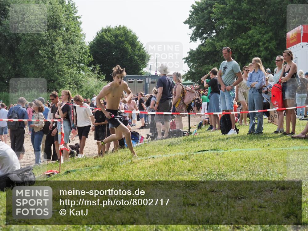15.06.2025 - 27. Vierlanden-Triathlon KatJ http://msf.ph/oto/8002717 15.06.2025 09:58:45 Schwimmen 269 meine-sportfotos.de