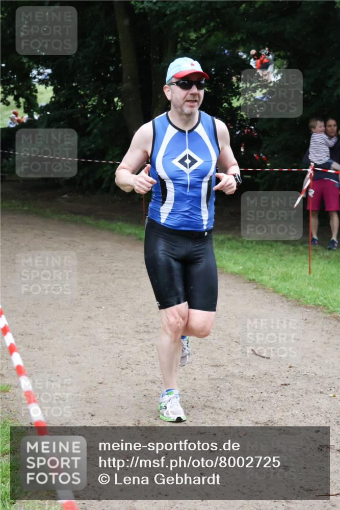 21.06.2025 - 27. Vierlanden-Triathlon Lena Gebhardt http://msf.ph/oto/8002725 15.06.2025 14:10:09 Laufen  meine-sportfotos.de