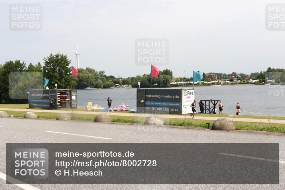 21.06.2025 - 27. Vierlanden-Triathlon H.Heesch http://msf.ph/oto/8002728 15.06.2025 11:47:22 Radfahren 717, 787 meine-sportfotos.de