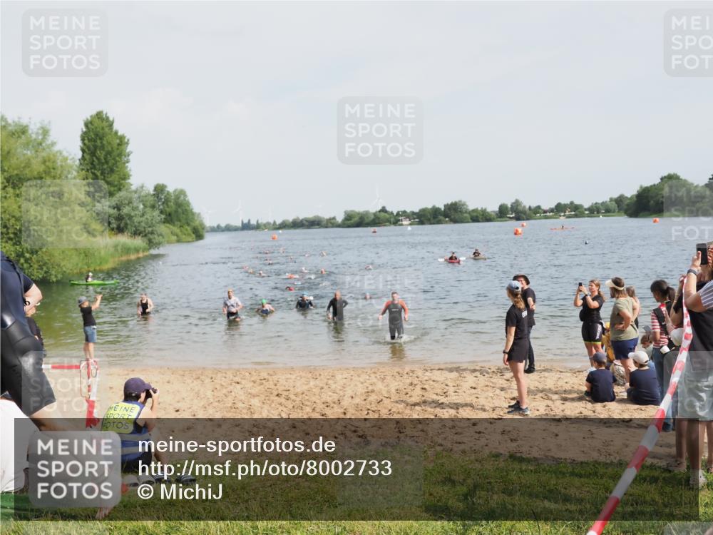 21.06.2025 - 27. Vierlanden-Triathlon MichiJ http://msf.ph/oto/8002733 15.06.2026 10:05:29 Schwimmen 366, 378, 393, 402, 409, 456 meine-sportfotos.de