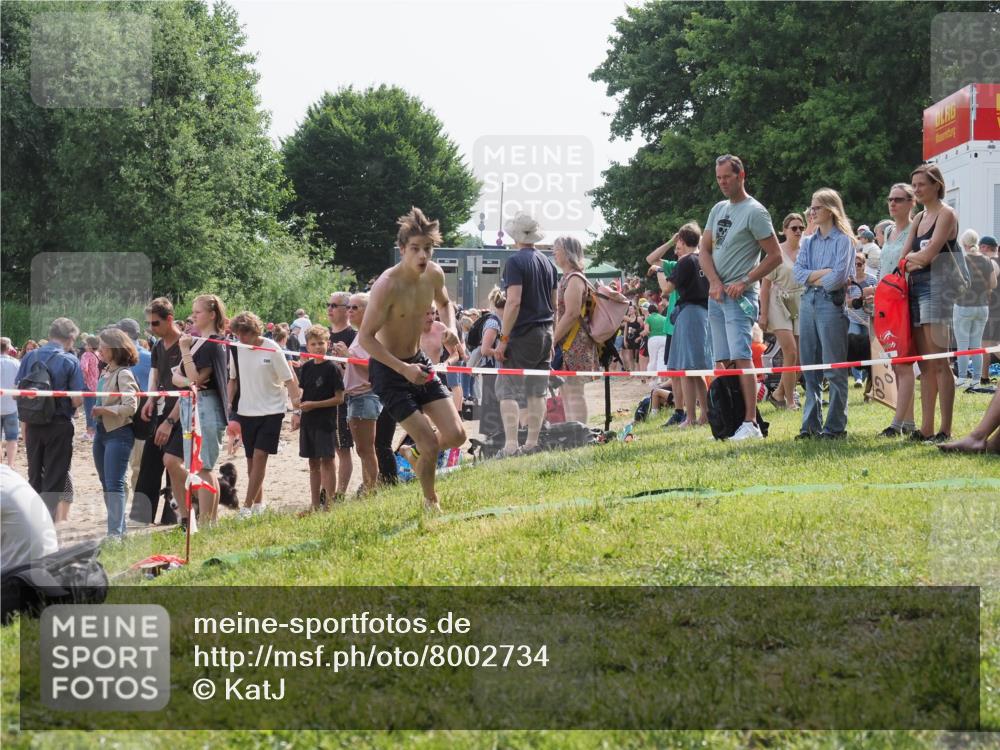15.06.2025 - 27. Vierlanden-Triathlon KatJ http://msf.ph/oto/8002734 15.06.2025 09:58:46 Schwimmen 269 meine-sportfotos.de