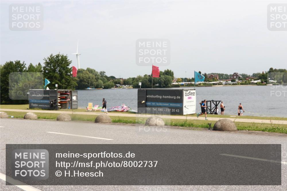 21.06.2025 - 27. Vierlanden-Triathlon H.Heesch http://msf.ph/oto/8002737 15.06.2025 11:47:22 Radfahren 717, 787 meine-sportfotos.de