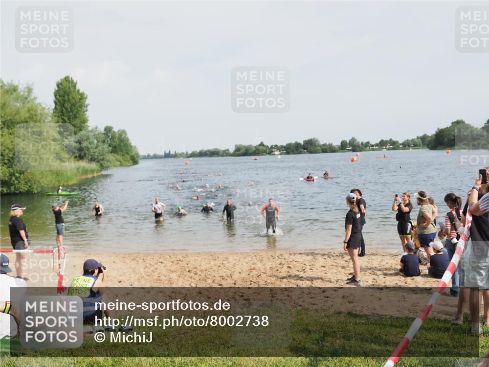 21.06.2025 - 27. Vierlanden-Triathlon MichiJ http://msf.ph/oto/8002738 15.06.2026 10:05:29 Schwimmen 366, 378, 393, 402, 409, 456 meine-sportfotos.de
