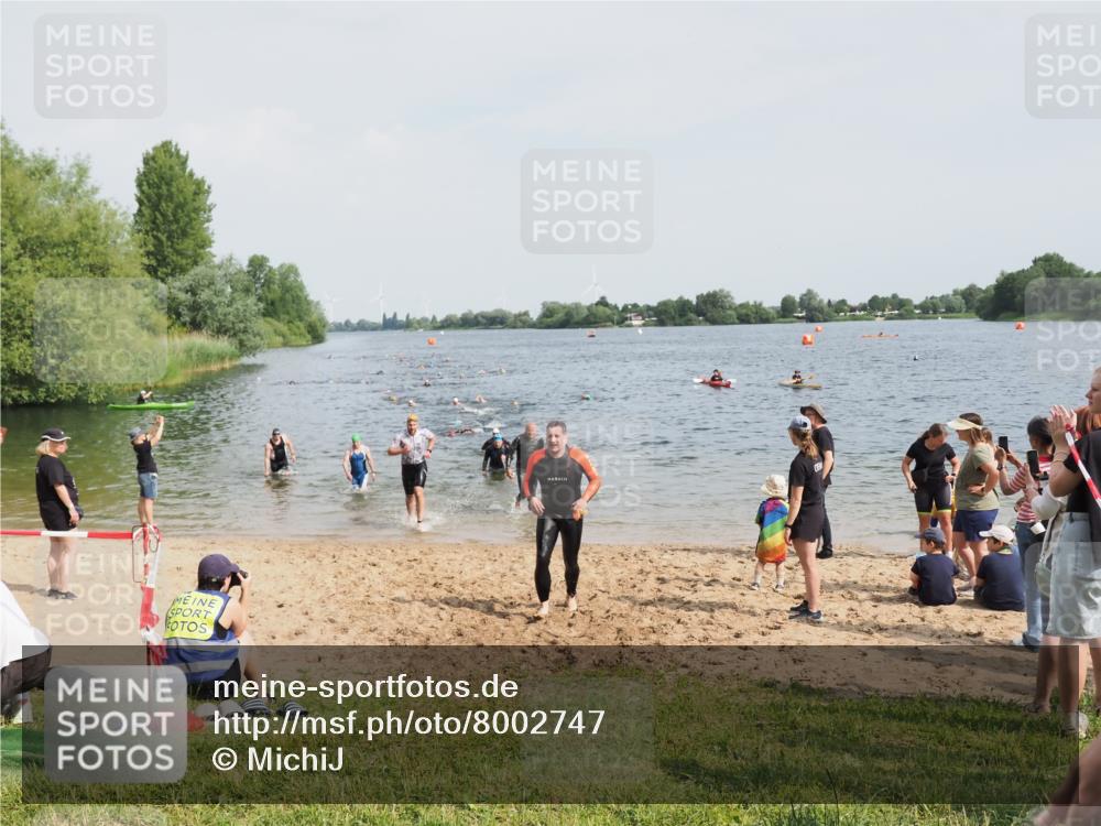 21.06.2025 - 27. Vierlanden-Triathlon MichiJ http://msf.ph/oto/8002747 15.06.2026 10:05:34 Schwimmen 366, 378, 401, 409, 413 meine-sportfotos.de