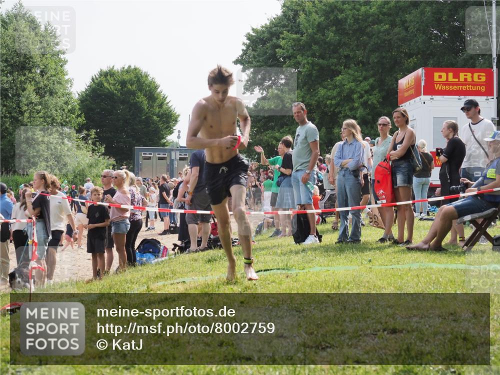 15.06.2025 - 27. Vierlanden-Triathlon KatJ http://msf.ph/oto/8002759 15.06.2025 09:58:46 Schwimmen 269 meine-sportfotos.de