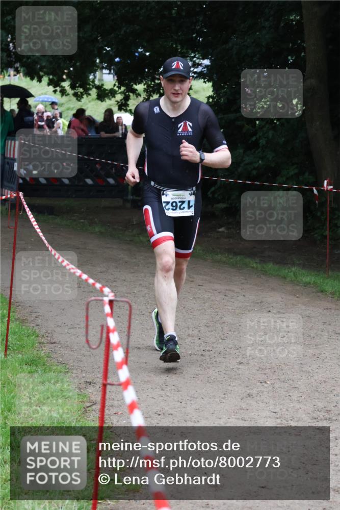 21.06.2025 - 27. Vierlanden-Triathlon Lena Gebhardt http://msf.ph/oto/8002773 15.06.2025 14:10:37 Laufen 1262 meine-sportfotos.de