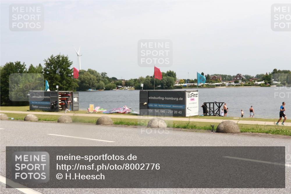 21.06.2025 - 27. Vierlanden-Triathlon H.Heesch http://msf.ph/oto/8002776 15.06.2025 11:47:24 Radfahren 787 meine-sportfotos.de