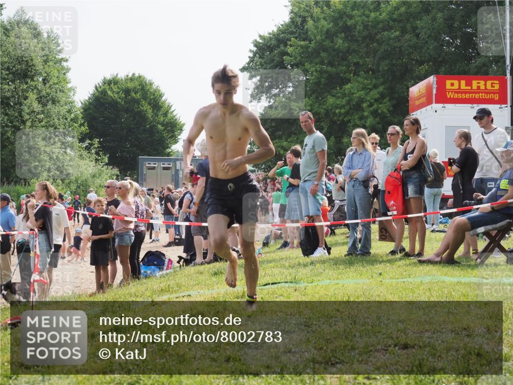 15.06.2025 - 27. Vierlanden-Triathlon KatJ http://msf.ph/oto/8002783 15.06.2025 09:58:47 Schwimmen 269 meine-sportfotos.de