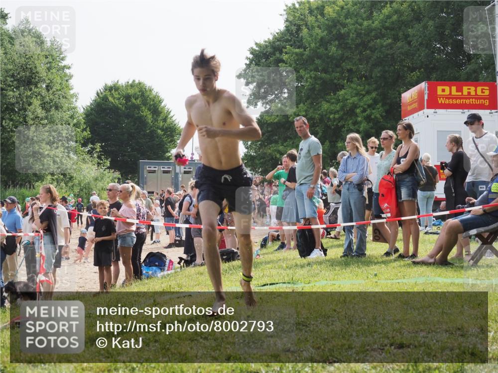15.06.2025 - 27. Vierlanden-Triathlon KatJ http://msf.ph/oto/8002793 15.06.2025 09:58:47 Schwimmen 269 meine-sportfotos.de