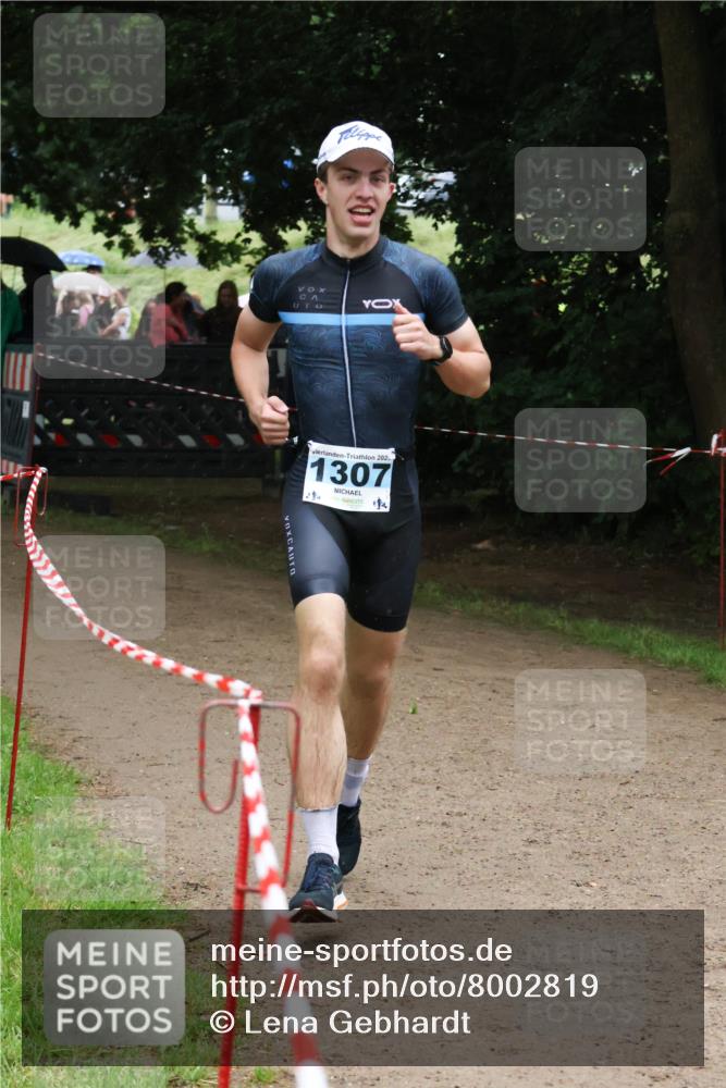 21.06.2025 - 27. Vierlanden-Triathlon Lena Gebhardt http://msf.ph/oto/8002819 15.06.2025 14:10:55 Laufen 202, 1307, 14 meine-sportfotos.de