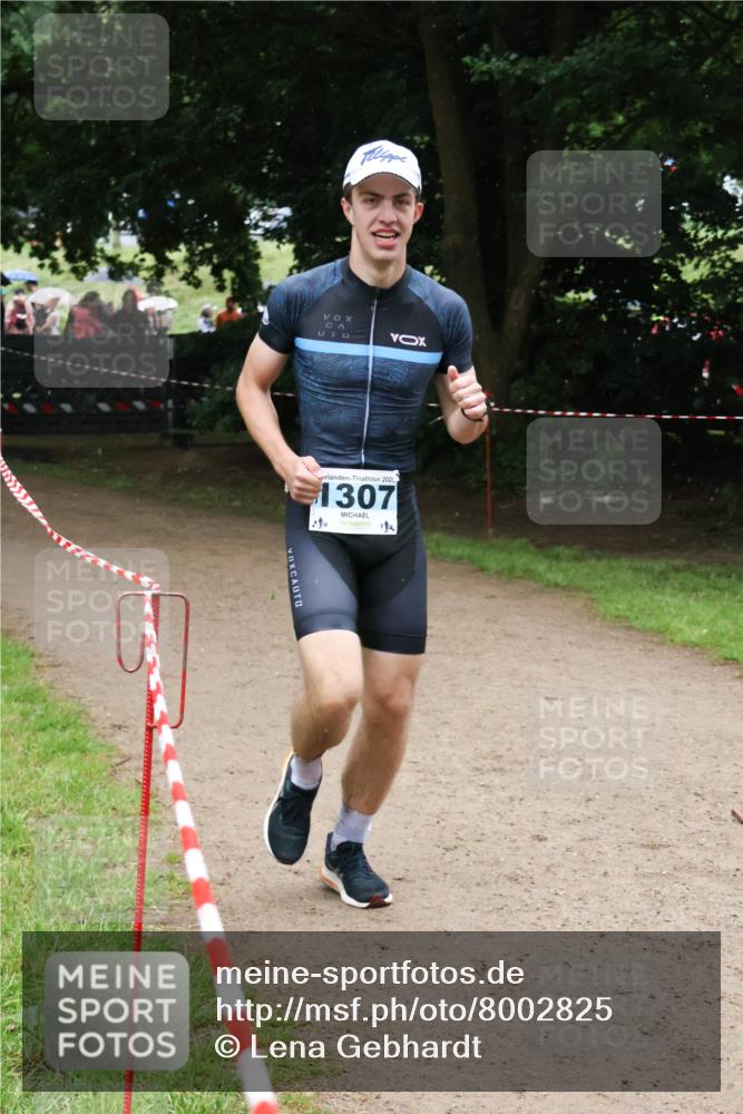 21.06.2025 - 27. Vierlanden-Triathlon Lena Gebhardt http://msf.ph/oto/8002825 15.06.2025 14:10:56 Laufen 1307 meine-sportfotos.de