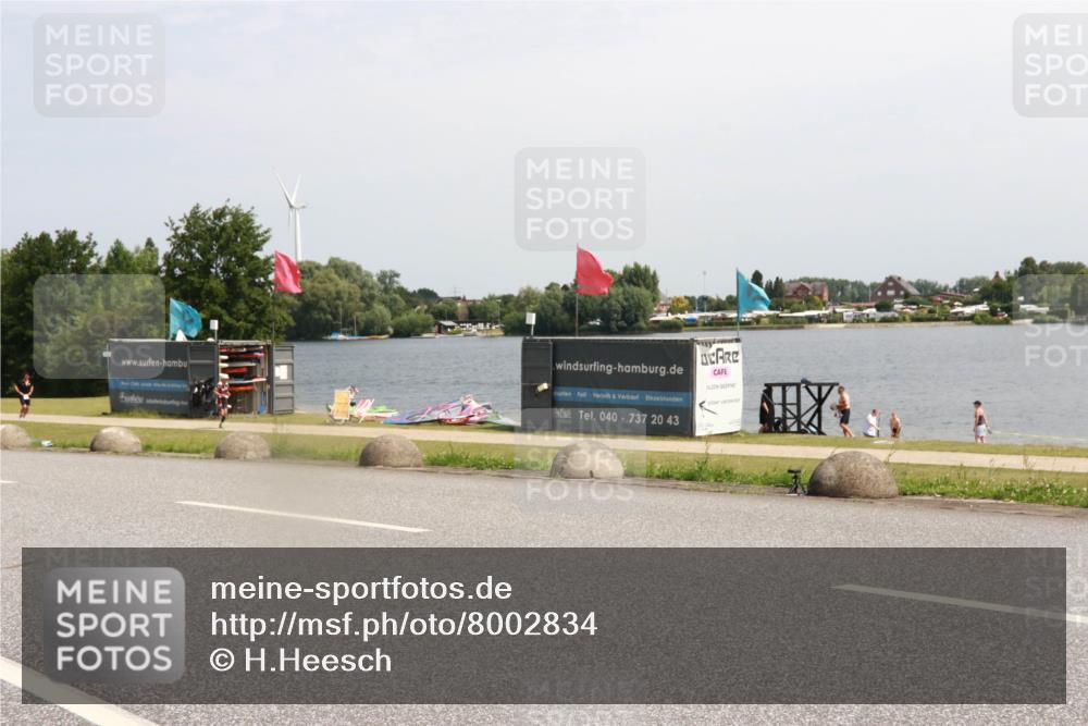 21.06.2025 - 27. Vierlanden-Triathlon H.Heesch http://msf.ph/oto/8002834 15.06.2025 11:47:29 Radfahren 684 meine-sportfotos.de