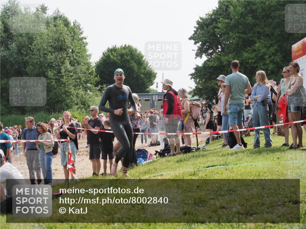 15.06.2025 - 27. Vierlanden-Triathlon KatJ http://msf.ph/oto/8002840 15.06.2025 09:59:49 Schwimmen 266 meine-sportfotos.de