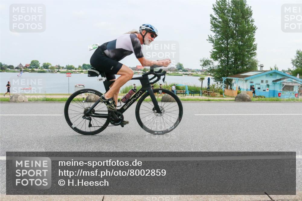 21.06.2025 - 27. Vierlanden-Triathlon H.Heesch http://msf.ph/oto/8002859 15.06.2025 12:44:20 Radfahren 800, 849 meine-sportfotos.de