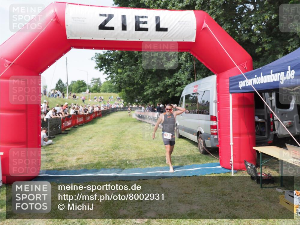 21.06.2025 - 27. Vierlanden-Triathlon MichiJ http://msf.ph/oto/8002931 15.06.2026 11:27:00 Ziel 188 meine-sportfotos.de