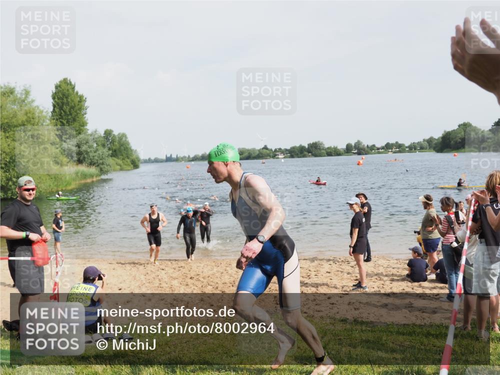 21.06.2025 - 27. Vierlanden-Triathlon MichiJ http://msf.ph/oto/8002964 15.06.2026 10:05:42 Schwimmen 366, 378, 392, 401, 413, 442, 450 meine-sportfotos.de