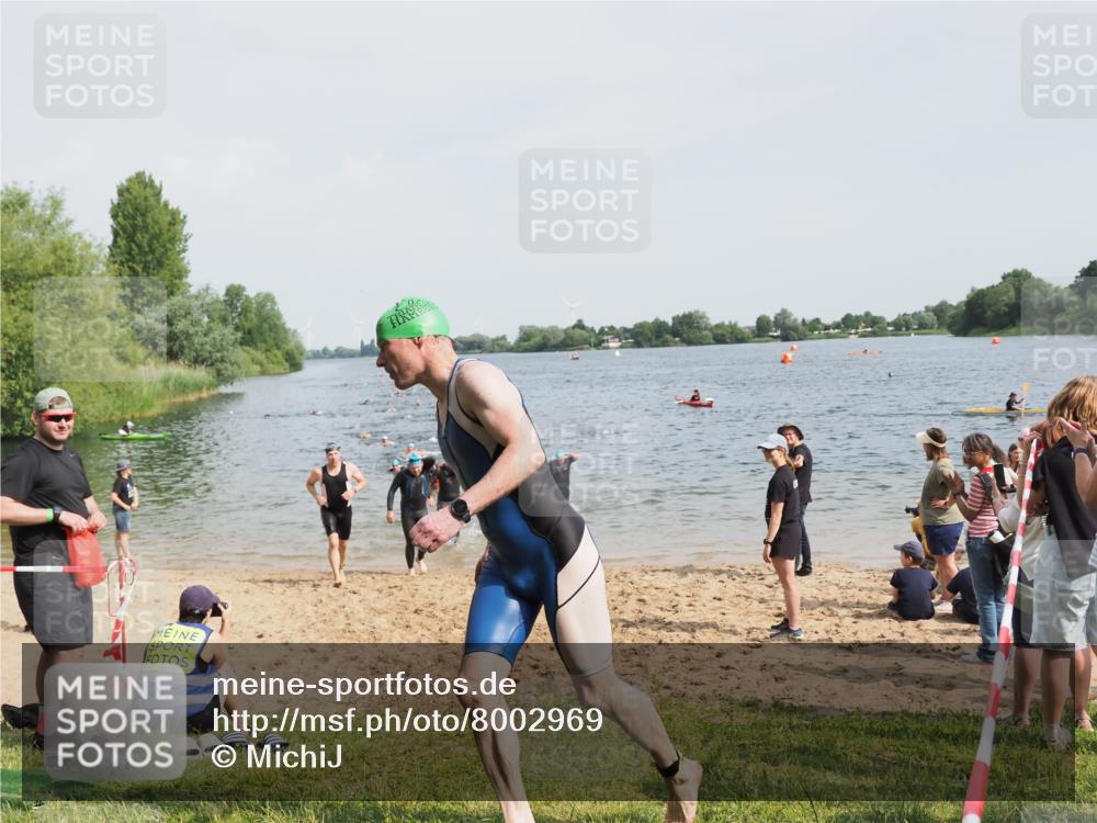 21.06.2025 - 27. Vierlanden-Triathlon MichiJ http://msf.ph/oto/8002969 15.06.2026 10:05:42 Schwimmen 366, 378, 392, 401, 413, 442, 450 meine-sportfotos.de