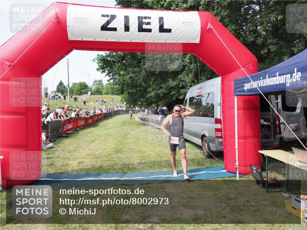 21.06.2025 - 27. Vierlanden-Triathlon MichiJ http://msf.ph/oto/8002973 15.06.2026 11:27:00 Ziel 188 meine-sportfotos.de