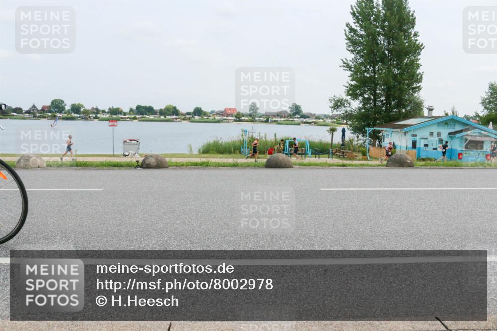 21.06.2025 - 27. Vierlanden-Triathlon H.Heesch http://msf.ph/oto/8002978 15.06.2025 12:44:49 Radfahren 673, 719 meine-sportfotos.de