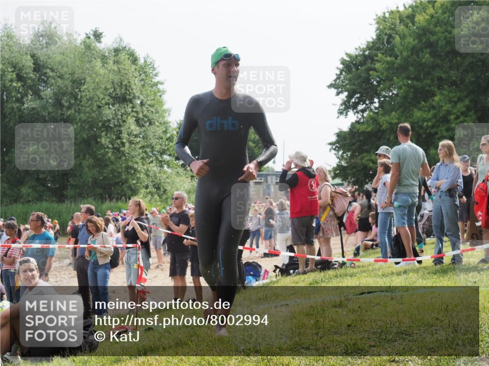 15.06.2025 - 27. Vierlanden-Triathlon KatJ http://msf.ph/oto/8002994 15.06.2025 09:59:51 Schwimmen 266 meine-sportfotos.de