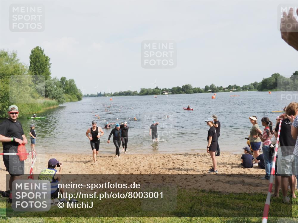 21.06.2025 - 27. Vierlanden-Triathlon MichiJ http://msf.ph/oto/8003001 15.06.2026 10:05:43 Schwimmen 366, 378, 392, 401, 413, 435, 442, 450 meine-sportfotos.de
