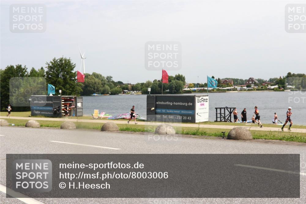 21.06.2025 - 27. Vierlanden-Triathlon H.Heesch http://msf.ph/oto/8003006 15.06.2025 11:47:36 Radfahren 649, 934 meine-sportfotos.de