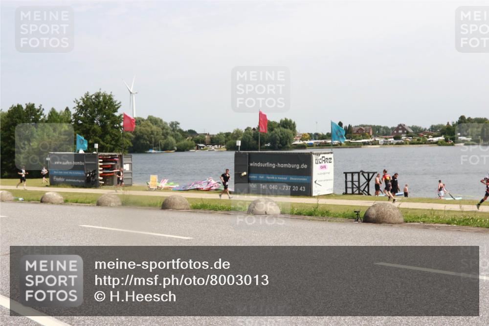 21.06.2025 - 27. Vierlanden-Triathlon H.Heesch http://msf.ph/oto/8003013 15.06.2025 11:47:36 Radfahren 649, 934 meine-sportfotos.de
