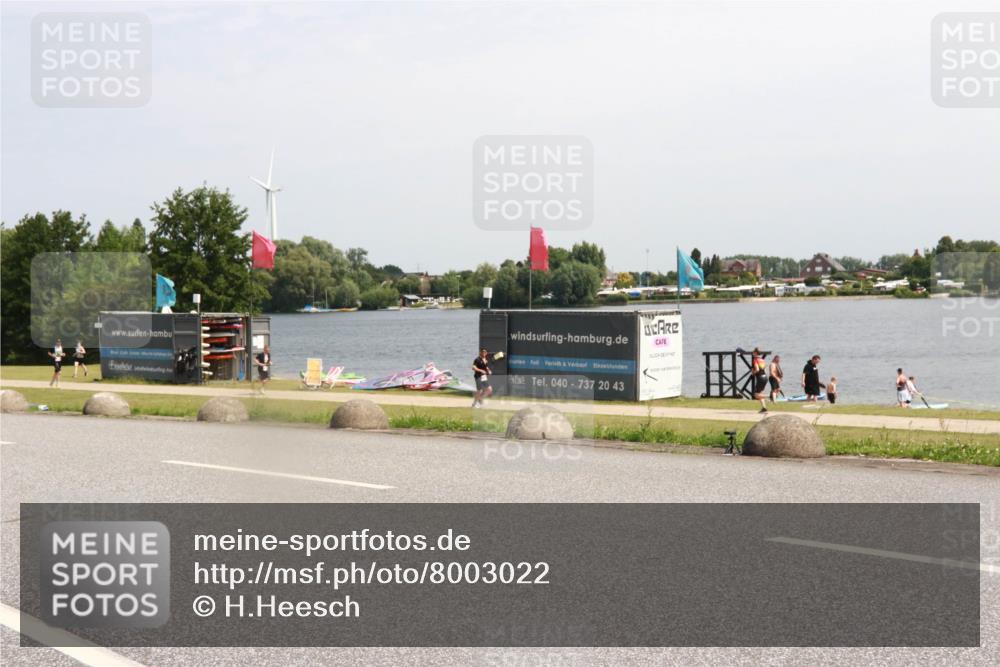 21.06.2025 - 27. Vierlanden-Triathlon H.Heesch http://msf.ph/oto/8003022 15.06.2025 11:47:37 Radfahren 649, 934 meine-sportfotos.de