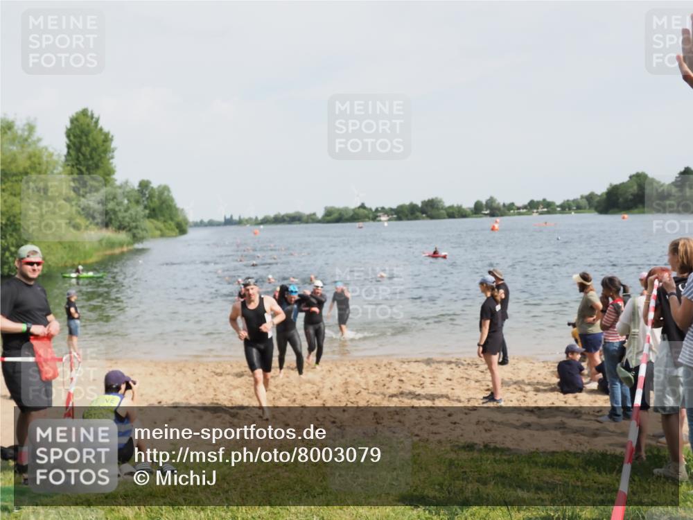 21.06.2025 - 27. Vierlanden-Triathlon MichiJ http://msf.ph/oto/8003079 15.06.2026 10:05:44 Schwimmen 366, 392, 401, 413, 435, 442, 450 meine-sportfotos.de