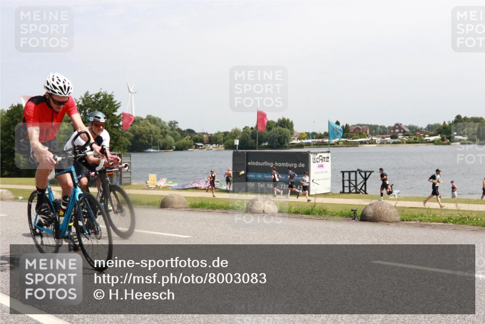 21.06.2025 - 27. Vierlanden-Triathlon H.Heesch http://msf.ph/oto/8003083 15.06.2025 11:47:48 Radfahren 82, 108, 709, 829 meine-sportfotos.de