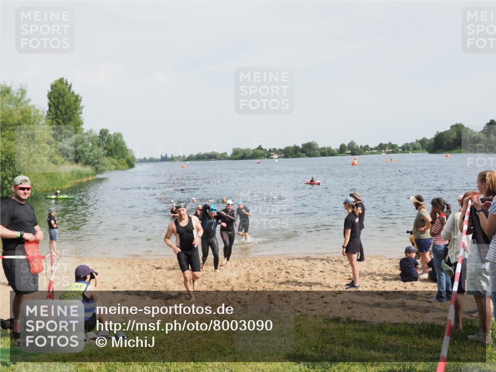 21.06.2025 - 27. Vierlanden-Triathlon MichiJ http://msf.ph/oto/8003090 15.06.2026 10:05:44 Schwimmen 366, 392, 401, 413, 435, 442, 450 meine-sportfotos.de