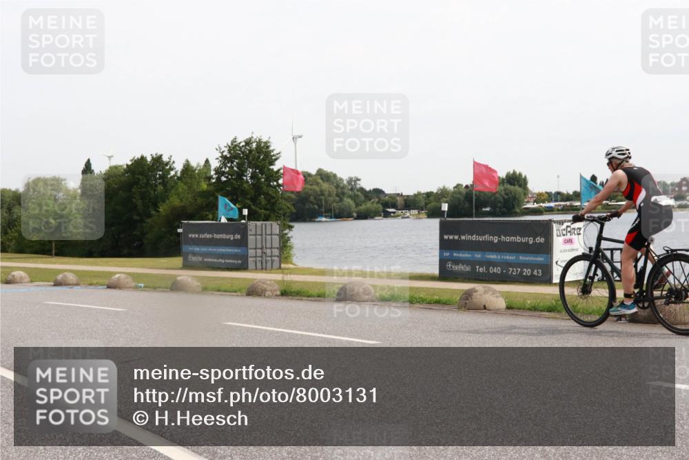 15.06.2025 - 27. Vierlanden-Triathlon H.Heesch http://msf.ph/oto/8003131 15.06.2025 10:29:00 Radfahren 104, 313 meine-sportfotos.de