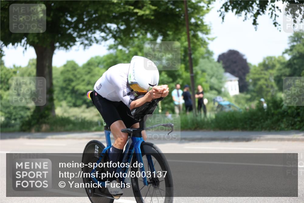 15.06.2025 - 7 Türme Triathlon Yannick Fuchs http://msf.ph/oto/8003137 15.06.2025 12:32:27 Radfahren 200, 282, 286 meine-sportfotos.de