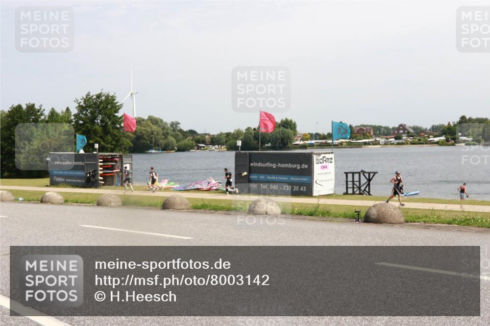 21.06.2025 - 27. Vierlanden-Triathlon H.Heesch http://msf.ph/oto/8003142 15.06.2025 11:47:52 Radfahren 82, 706, 829 meine-sportfotos.de