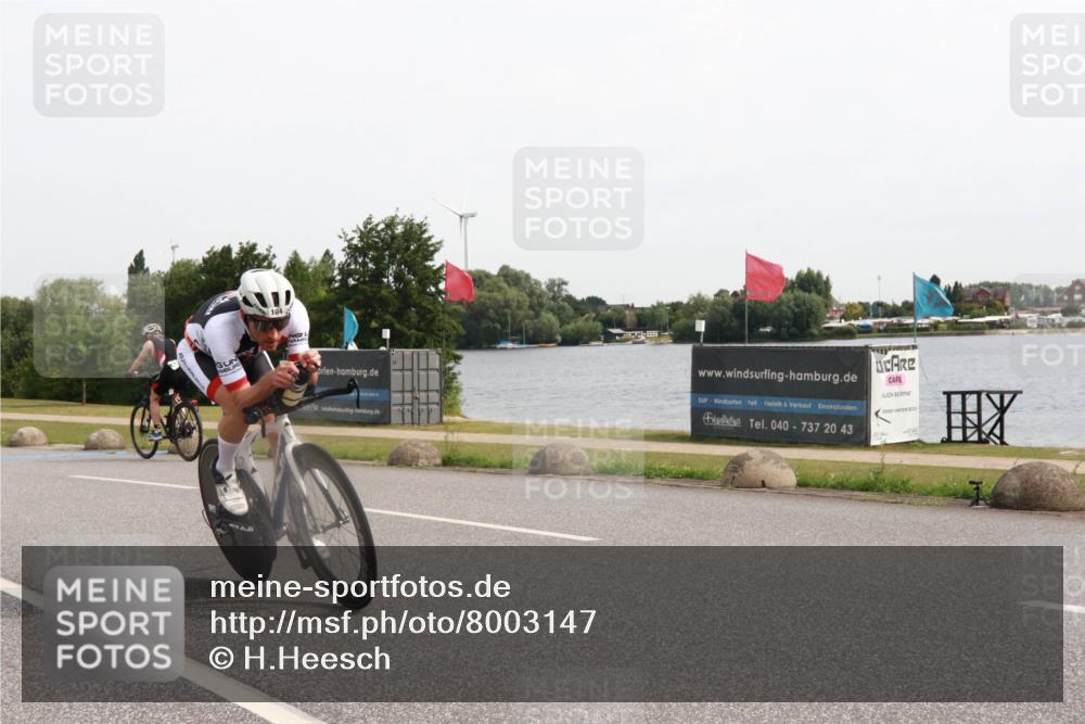 15.06.2025 - 27. Vierlanden-Triathlon H.Heesch http://msf.ph/oto/8003147 15.06.2025 10:29:02 Radfahren 104, 302, 313, 488 meine-sportfotos.de