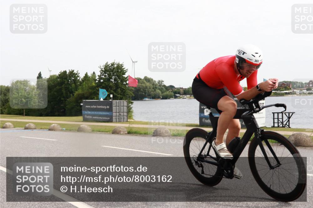 15.06.2025 - 27. Vierlanden-Triathlon H.Heesch http://msf.ph/oto/8003162 15.06.2025 10:29:04 Radfahren 104, 302, 313, 488 meine-sportfotos.de