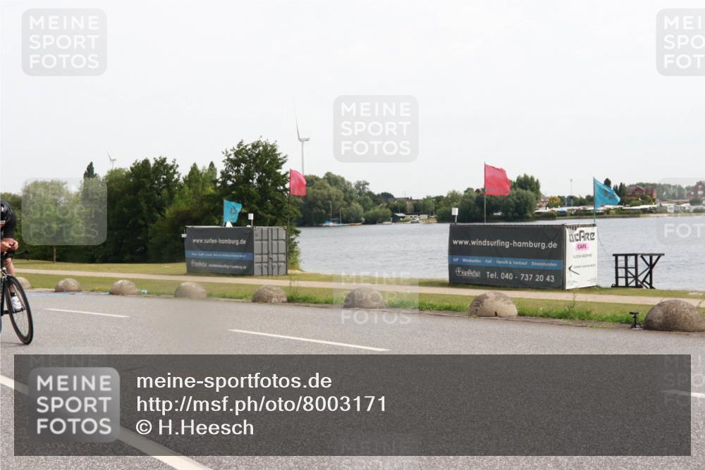 15.06.2025 - 27. Vierlanden-Triathlon H.Heesch http://msf.ph/oto/8003171 15.06.2025 10:29:16 Radfahren 122, 128, 616 meine-sportfotos.de