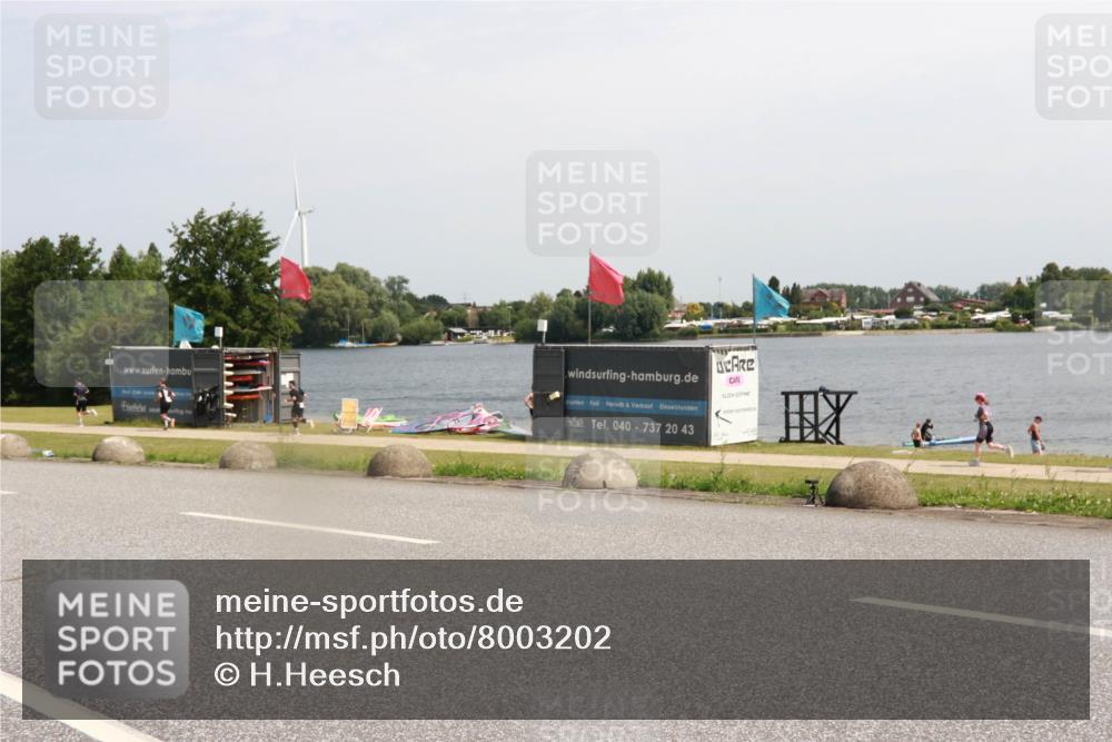 21.06.2025 - 27. Vierlanden-Triathlon H.Heesch http://msf.ph/oto/8003202 15.06.2025 11:47:55 Radfahren 706 meine-sportfotos.de